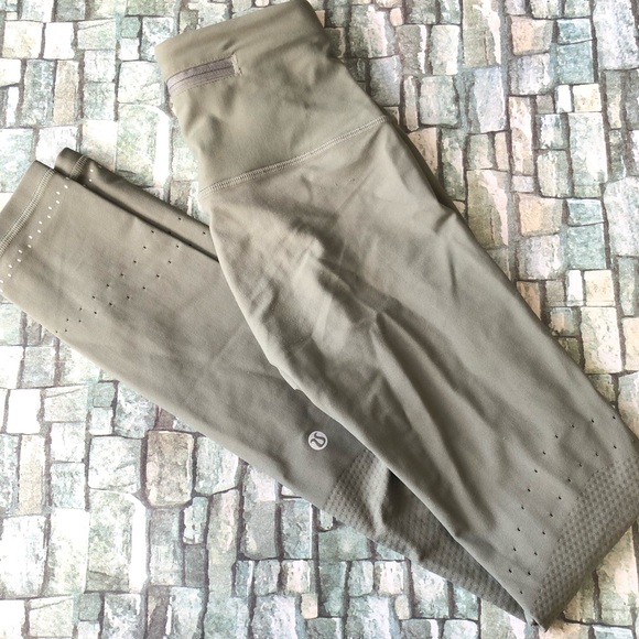 lululemon athletica Pants - Lululemon In Focus Run Tight Sz 2